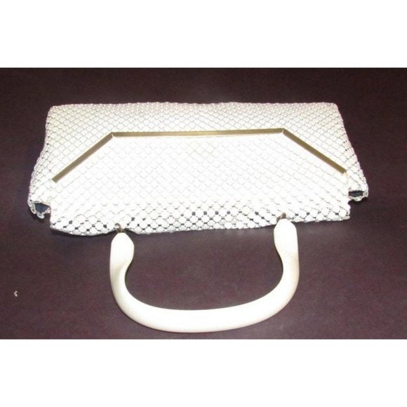 Whiting and Davis Vintage Cream Enamel Mesh Chainmaille and Lucite Handle - Picture 6 of 9